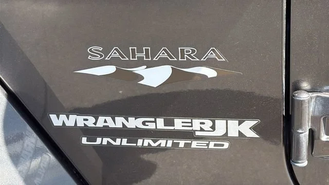 Used 2018 Gray Jeep Sahara 4x4 image 28