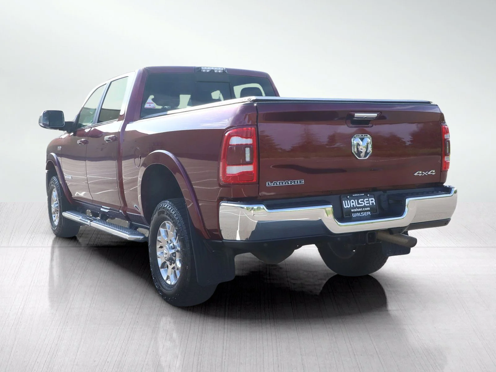 Used 2019 Delmonico Red Pearlcoat Ram Laramie image 3