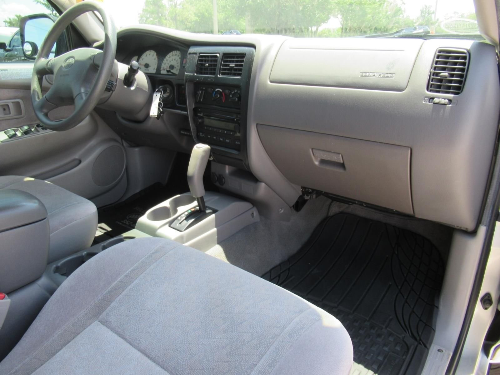 Used 2004 Silver Toyota PreRunner image 12