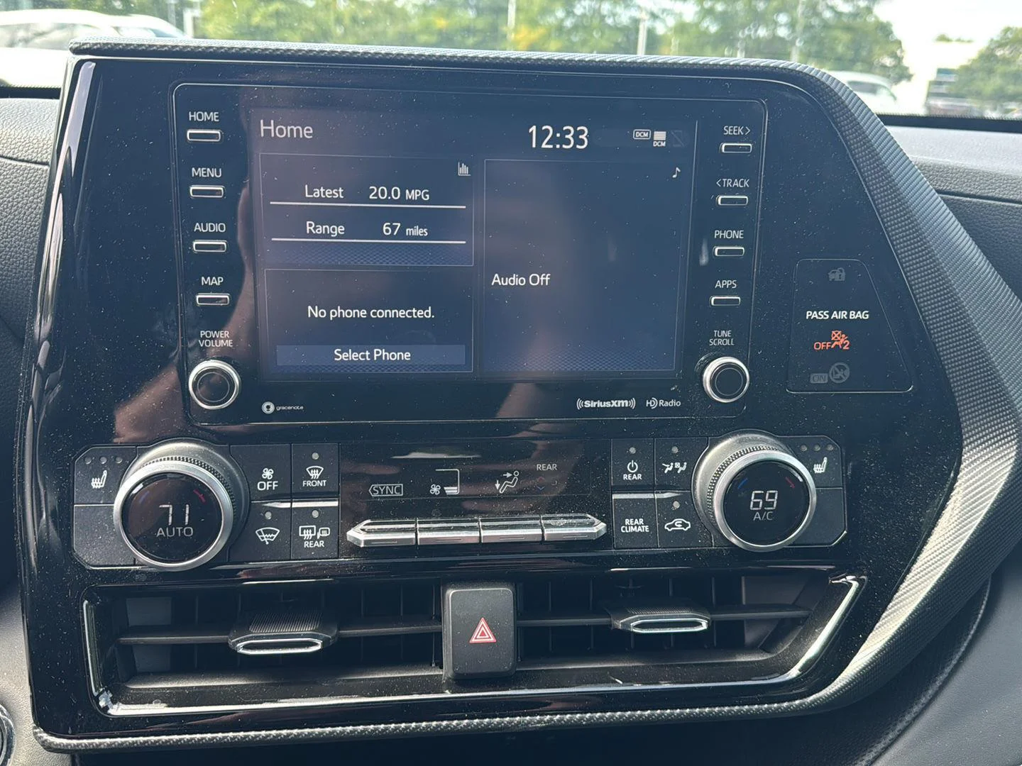 Used 2022 Wind Chill Pearl Toyota  image 9