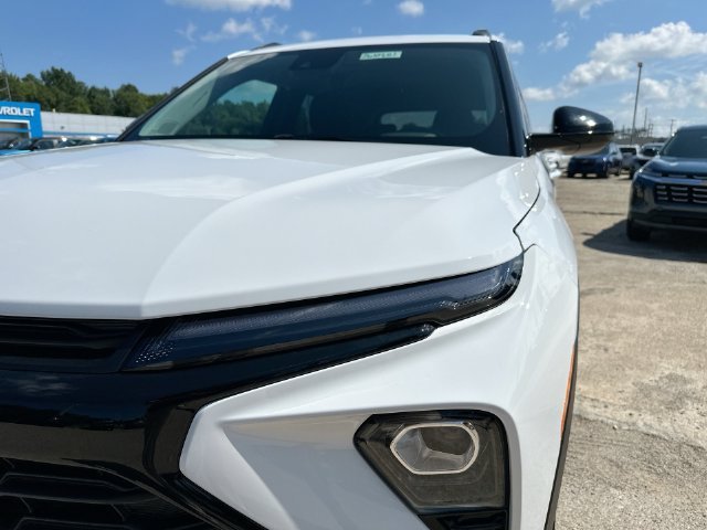 New 2026 Summit White Chevrolet LT image 49