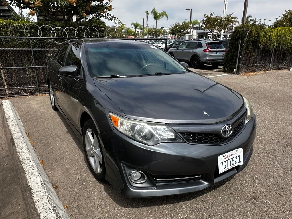 Used 2014 Gray Toyota SE image 12