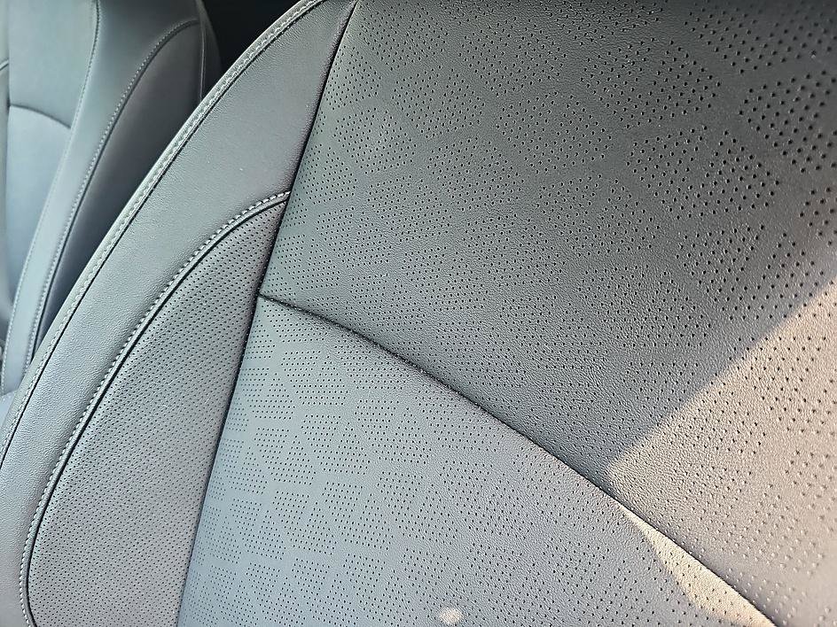 Used 2024 Pluton Blue/Black Roof Kia SX AWD image 17