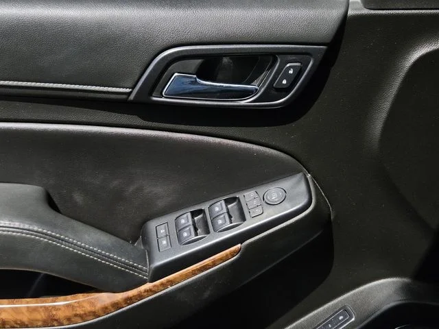 Used 2019 Silver Chevrolet Premier image 31