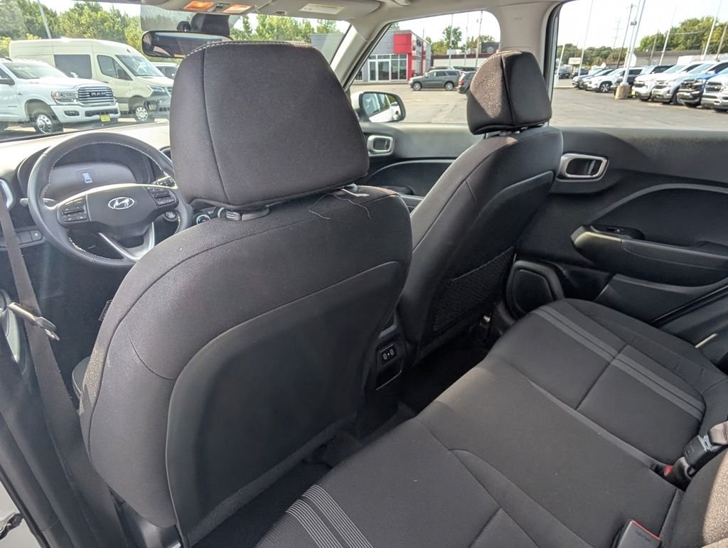 Used 2026 Lunar White Hyundai SEL image 13