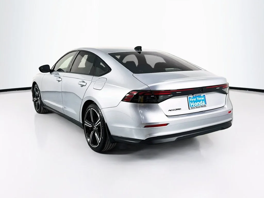 New 2026 Solar Silver Metallic Honda SE image 5
