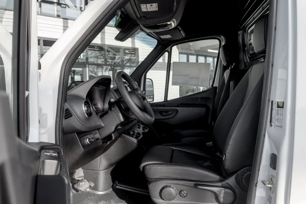 New 2026 Arctic+White Mercedes-Benz Cargo 144 WB image 12