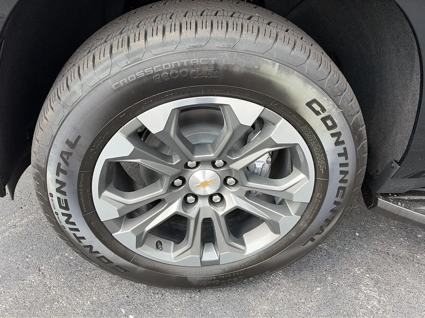 2026 Chevrolet Tahoe LS - Photo 32