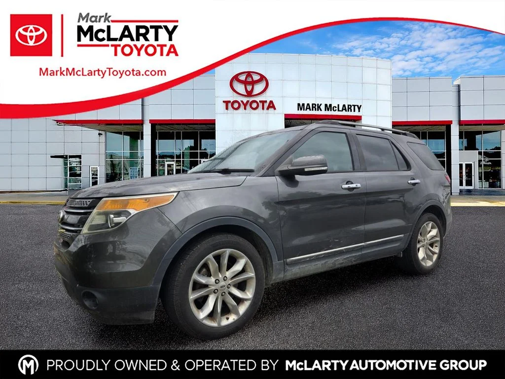 Used 2015  Ford Limited image 1