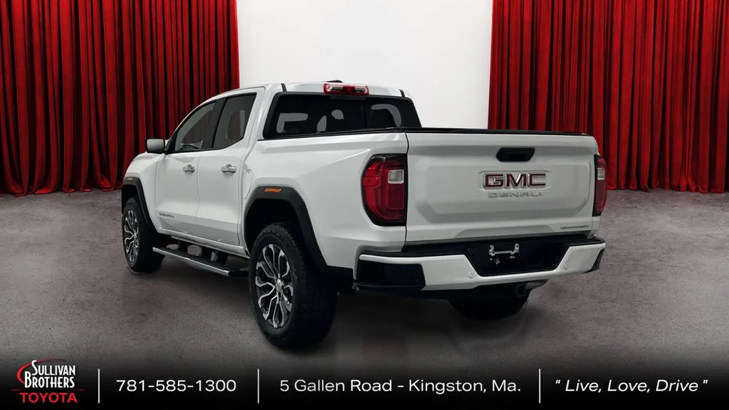 Used 2024 White GMC Denali image 7