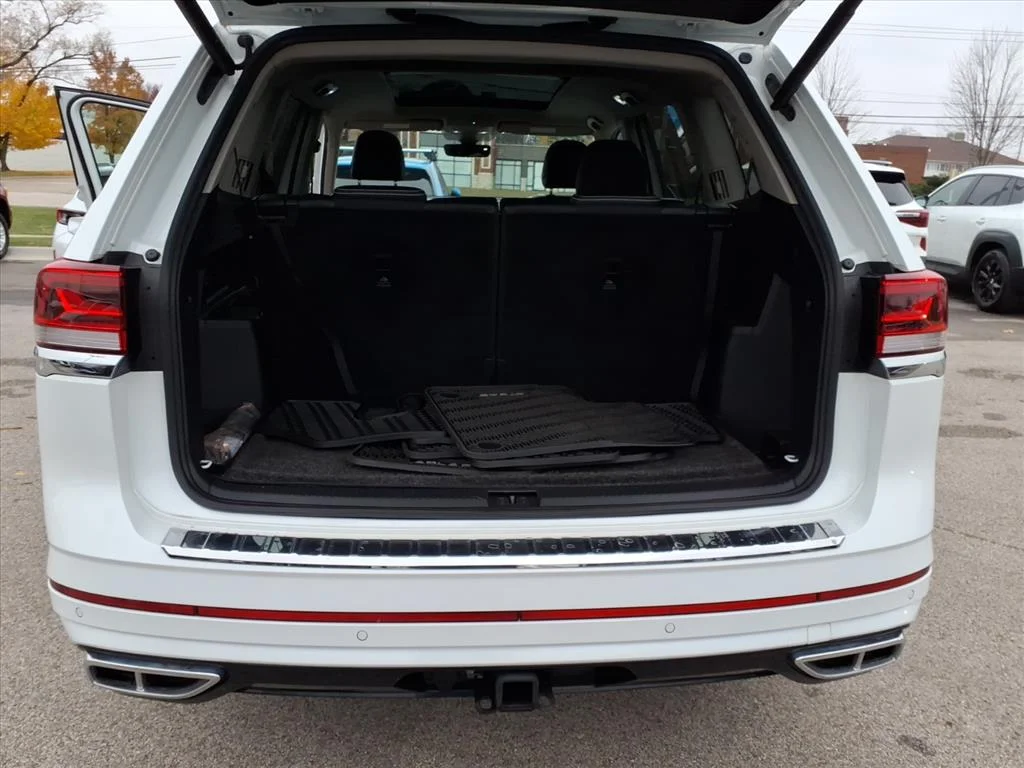Used 2023 Opal White Pearl (0p0p) Volkswagen V6 SEL Premium R-Line 4Motion image 28