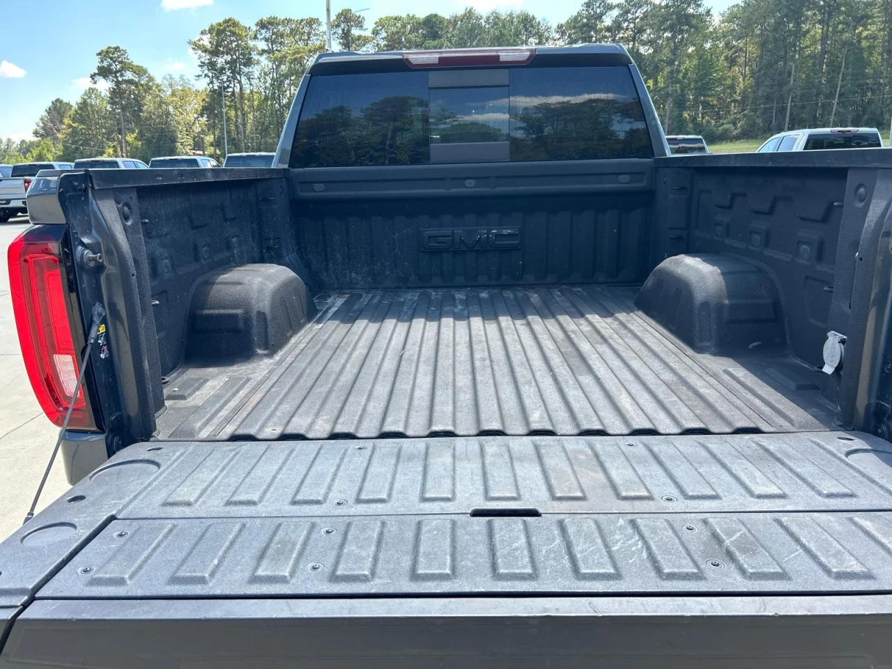 Used 2021 DARK SKY METALLIC GMC SLT image 7