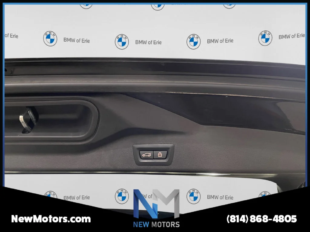 Used 2021 Black Sapphire Metallic BMW xDrive40i image 17