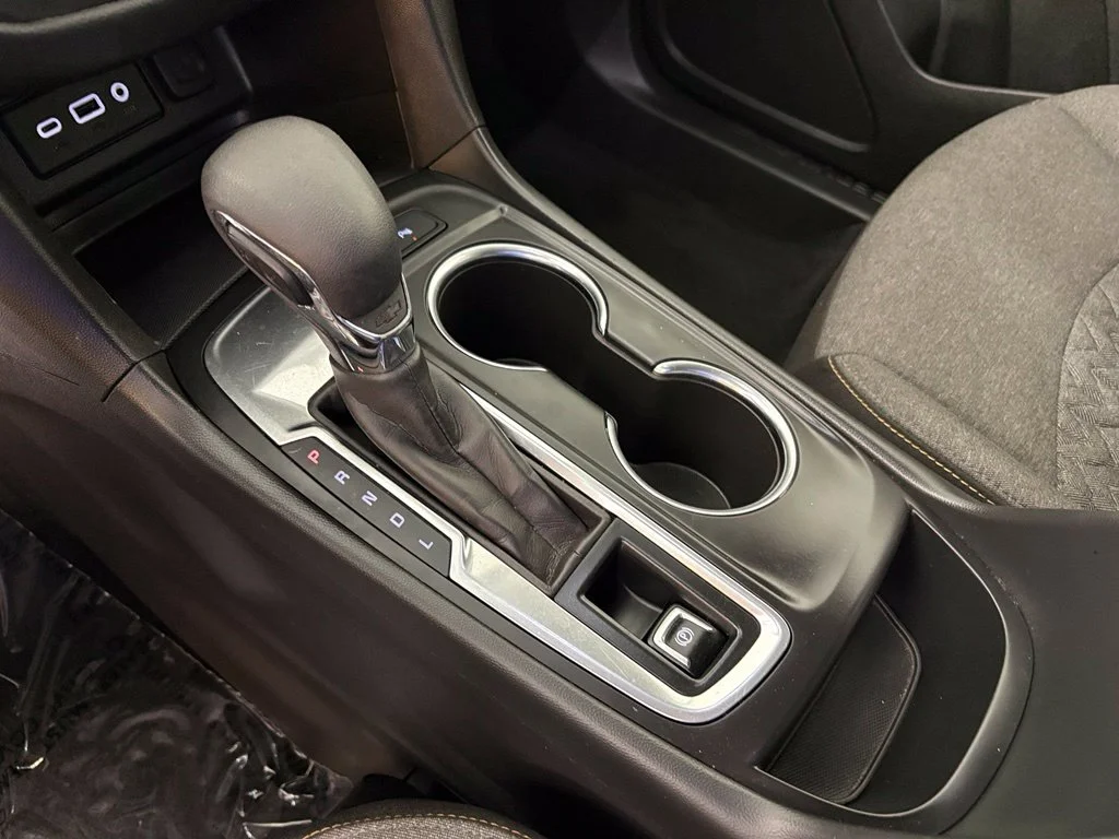 Used 2024 White Chevrolet LT image 29