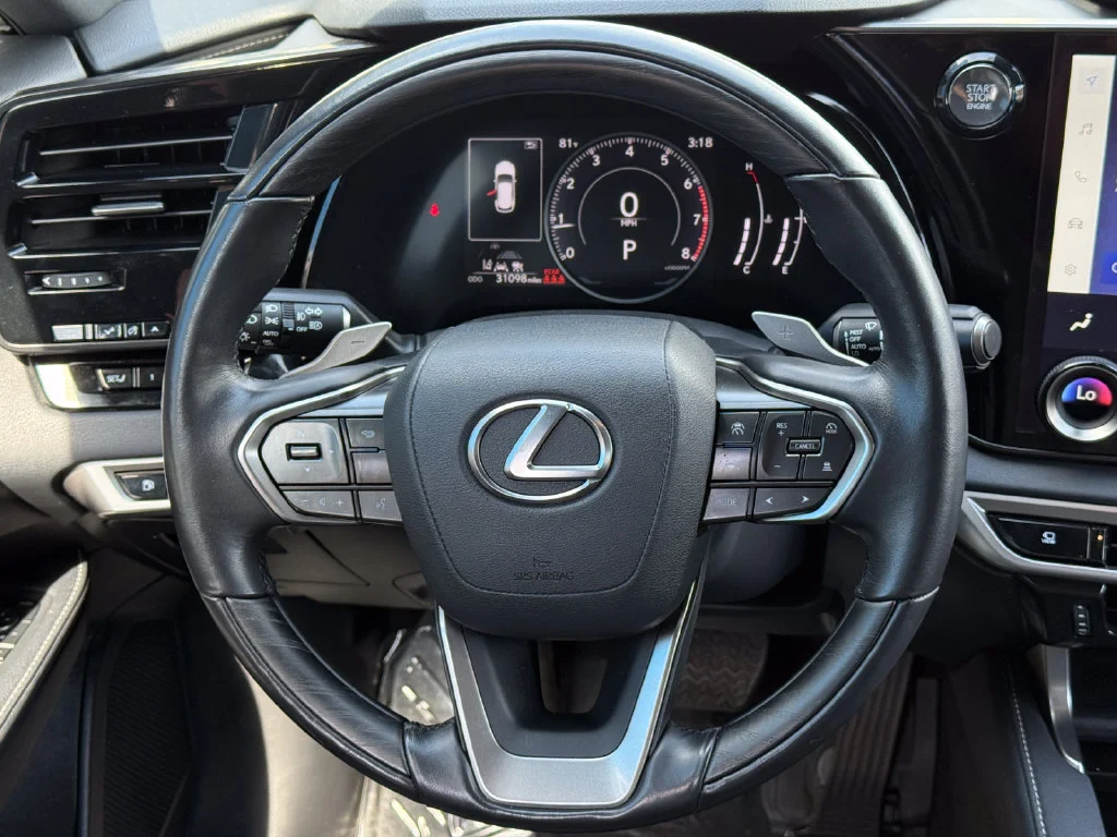 Used 2024 White Lexus RX 350 image 22