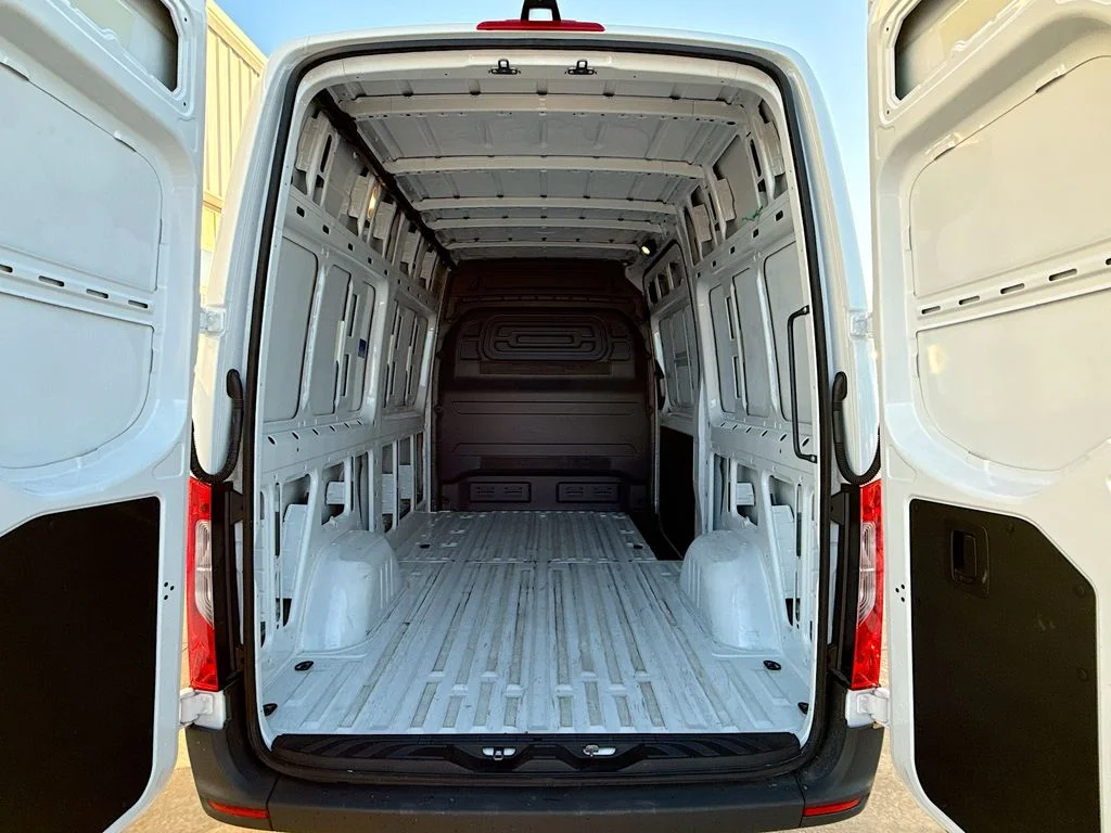 Used 2025 White Mercedes-Benz Cargo 144 WB image 23