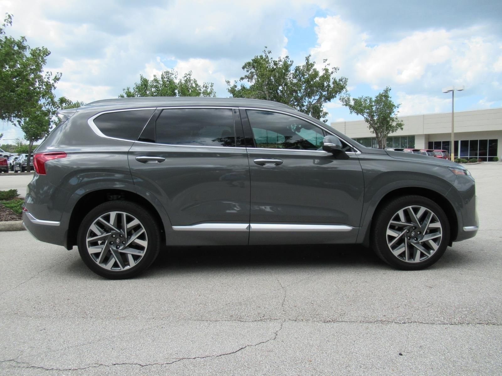 Used 2023 Gray Hyundai Calligraphy image 2