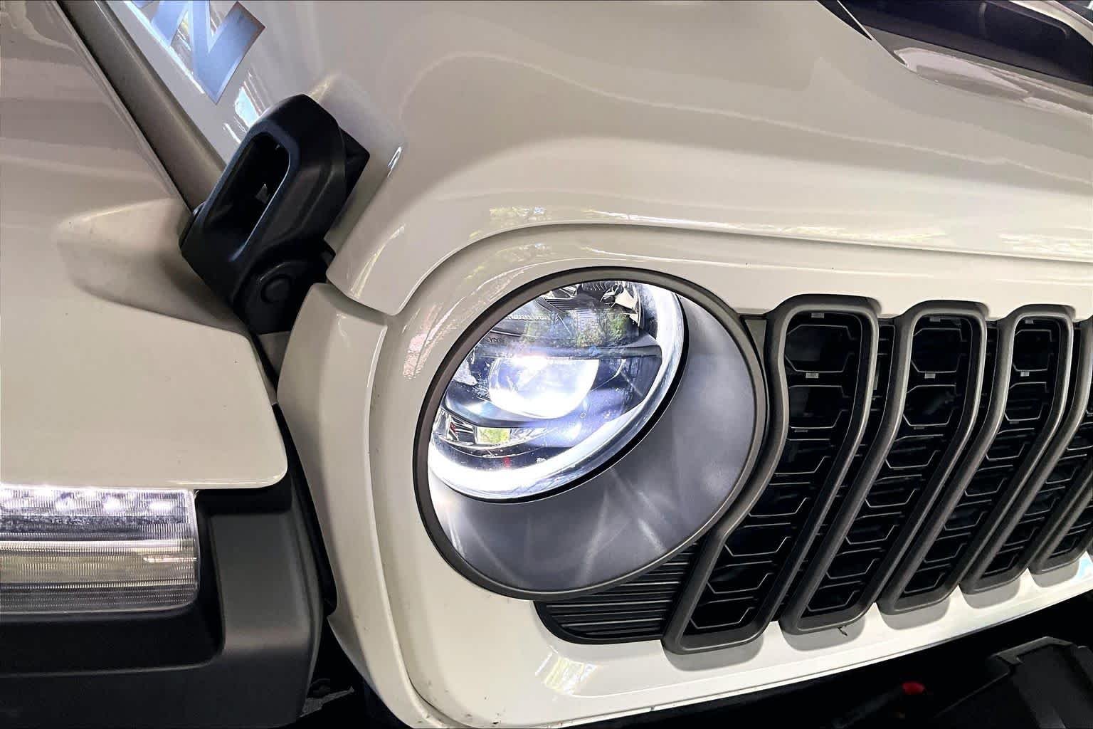 Used 2025 Bright White Clearcoat Jeep Rubicon 392 Final Edition image 27