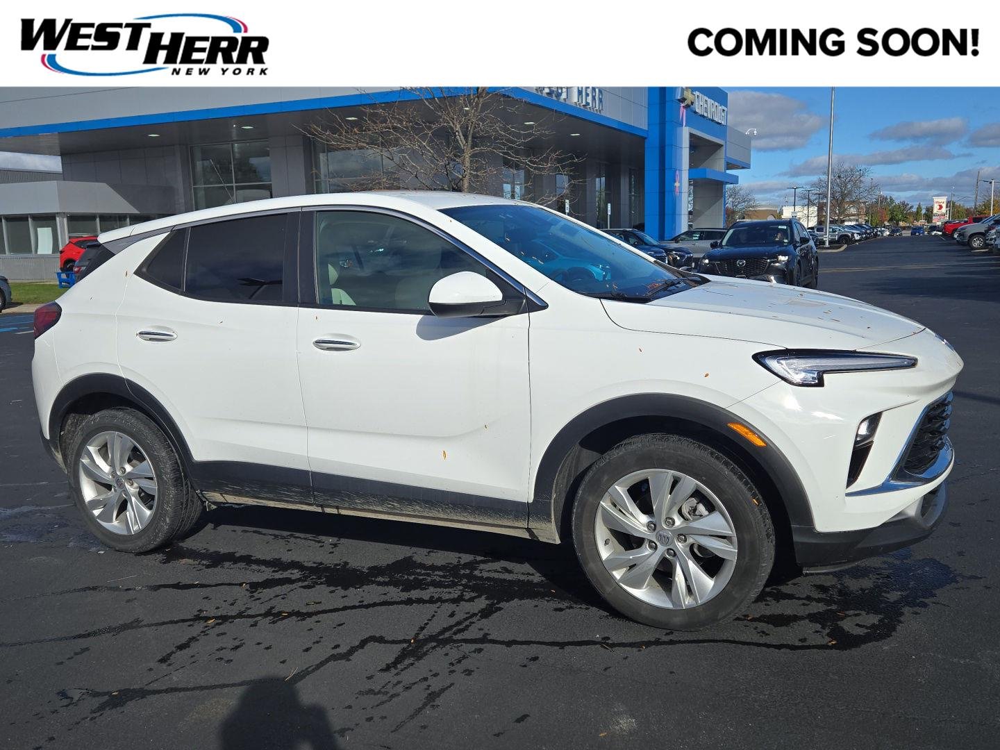Used 2024 Summit White Buick Preferred image 1