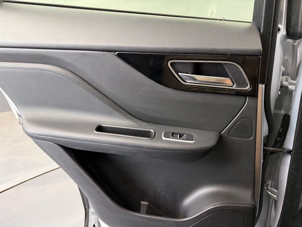 Used 2019 Silver Jaguar 25t Premium image 59
