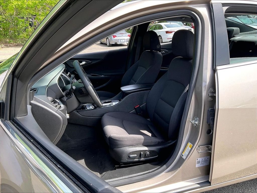 Used 2024 Gray Chevrolet LT image 10