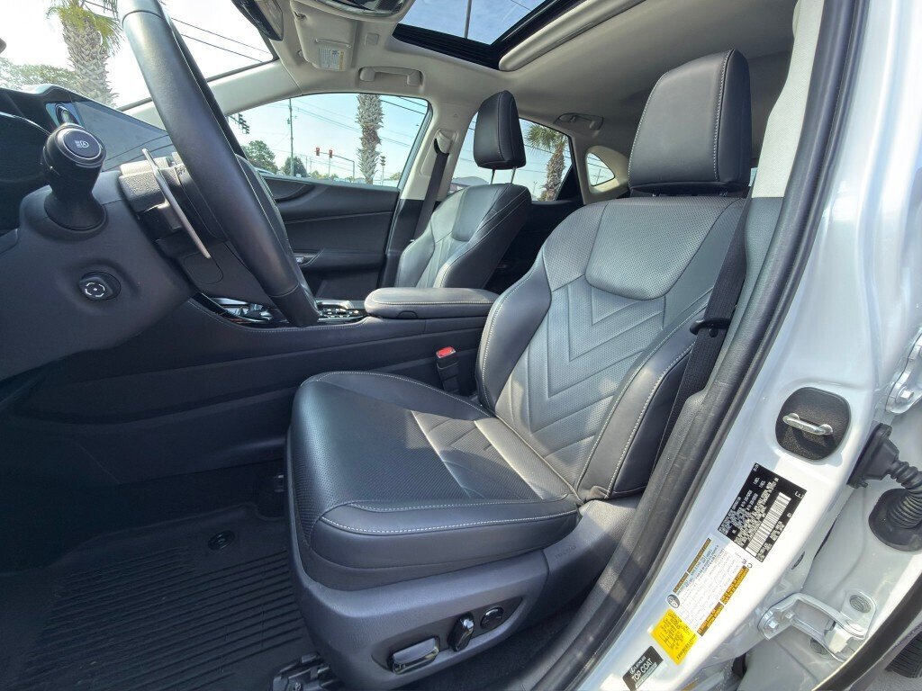 Certified Used 2024 WHITE Lexus AWD 4dr Crossover image 11