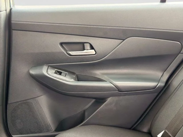 New 2026 Atlantic Gray Metallic / Super Black Two-tone Nissan SR image 14