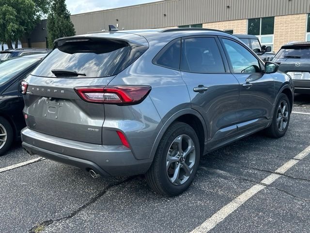 Used 2023 Gray Ford ST-Line image 5
