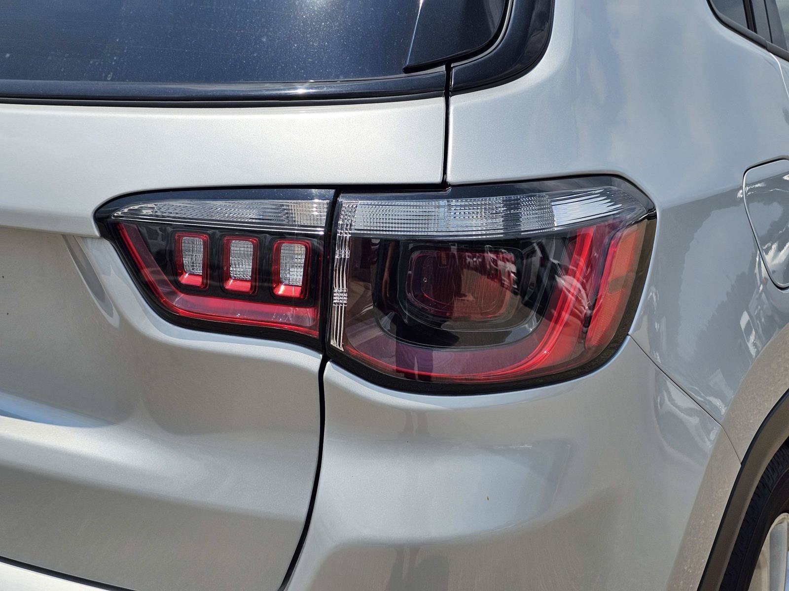 2026 Jeep Compass Latitude Altitude - Photo 9