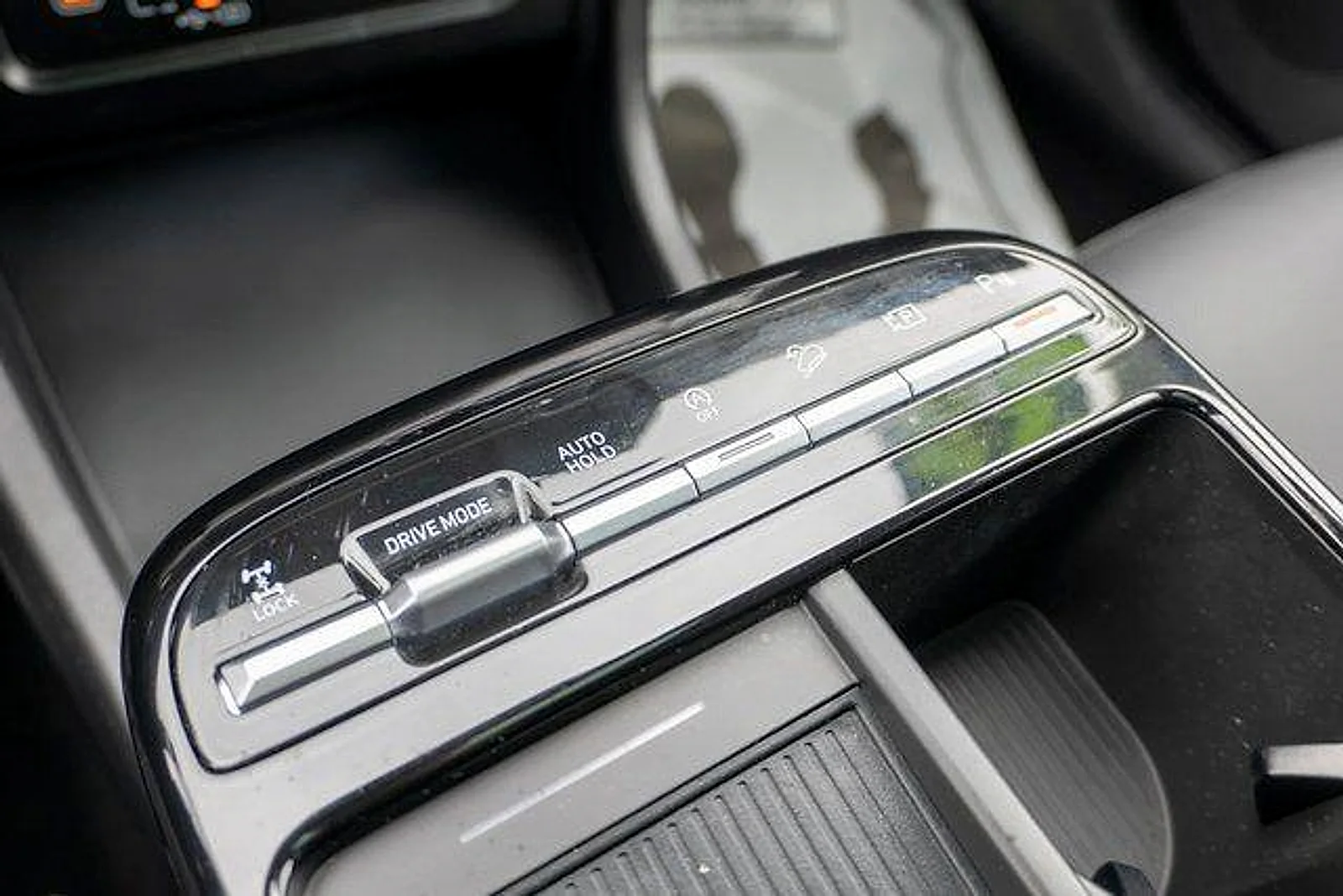 Used 2025 Shimmering Silver Hyundai Limited image 31