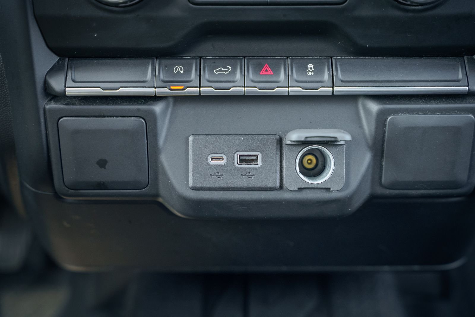 Certified Used 2022  Chevrolet Custom image 31
