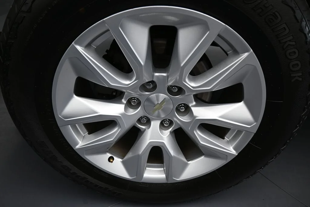 Used 2022 Summit White Chevrolet Custom image 41