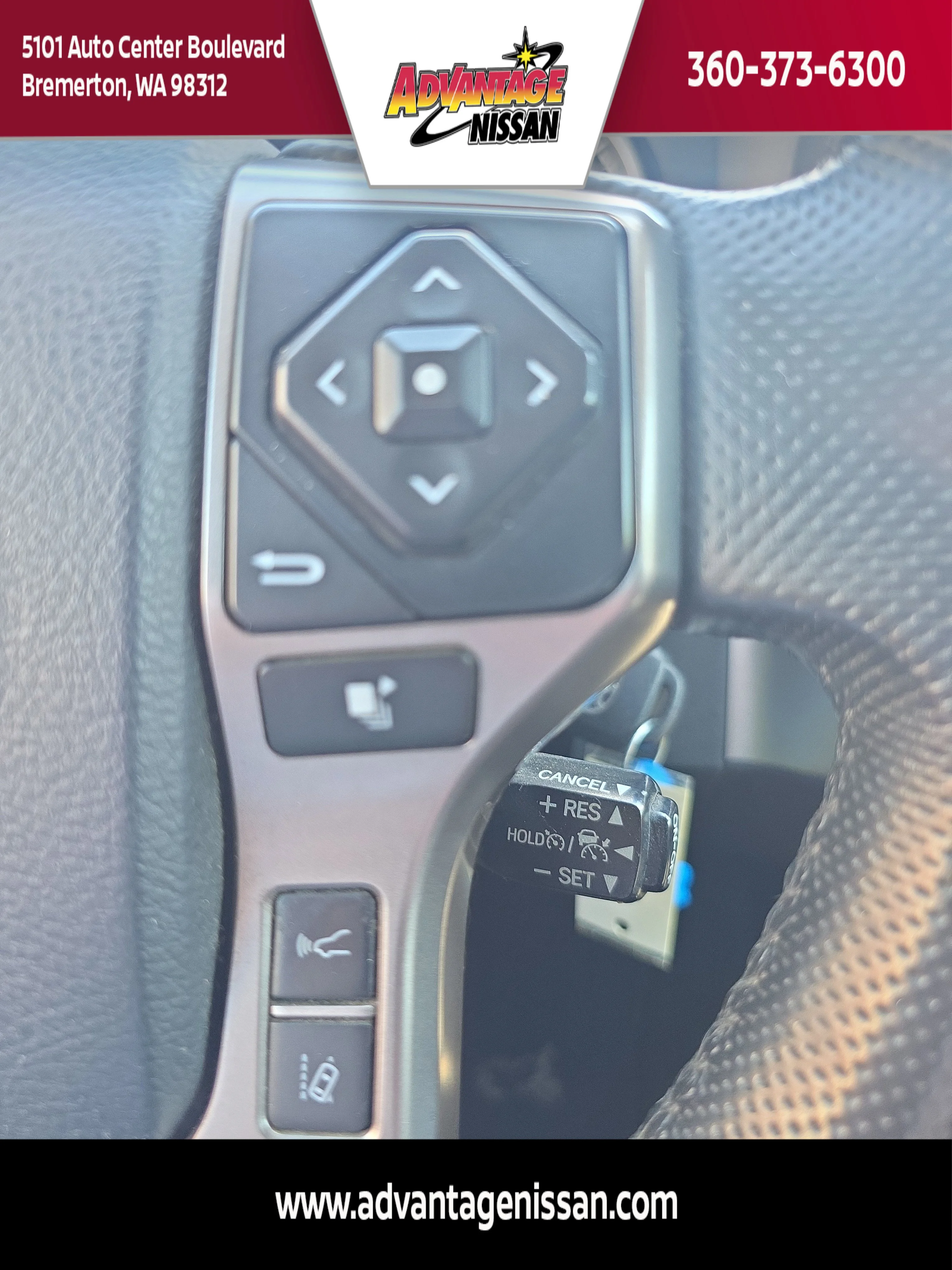 Used 2018 Midnight Black Metallic Toyota SR5 image 26