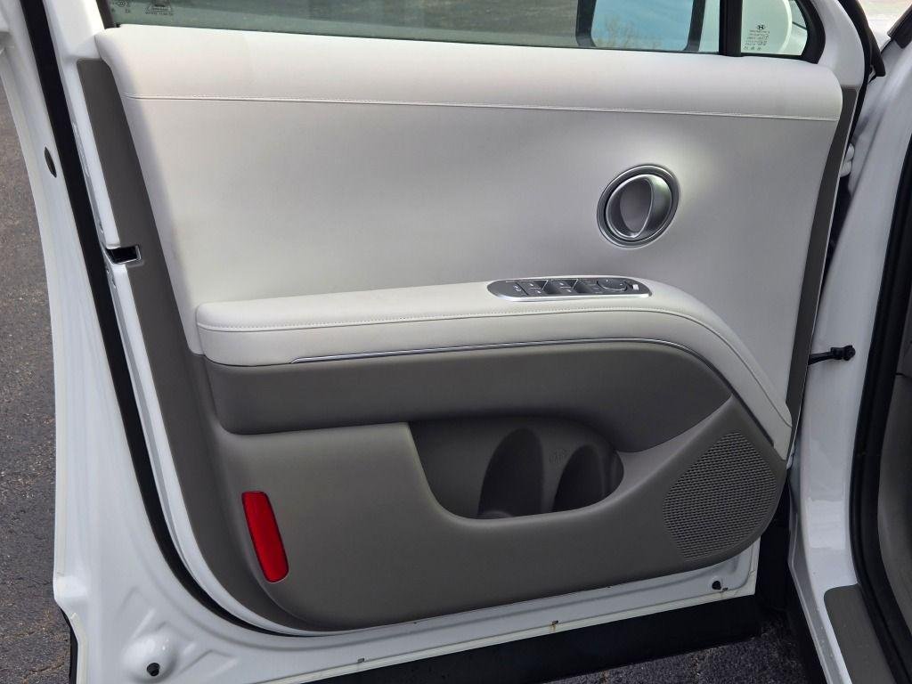 New 2026 White Hyundai SEL AWD image 23