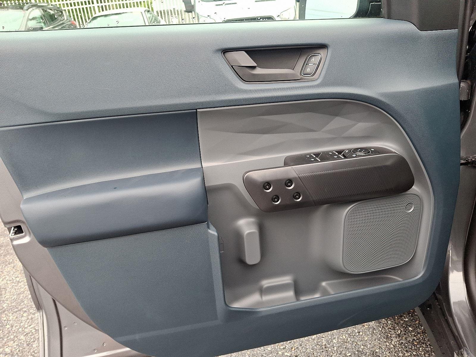 2025 Ford Maverick XLT - Photo 9