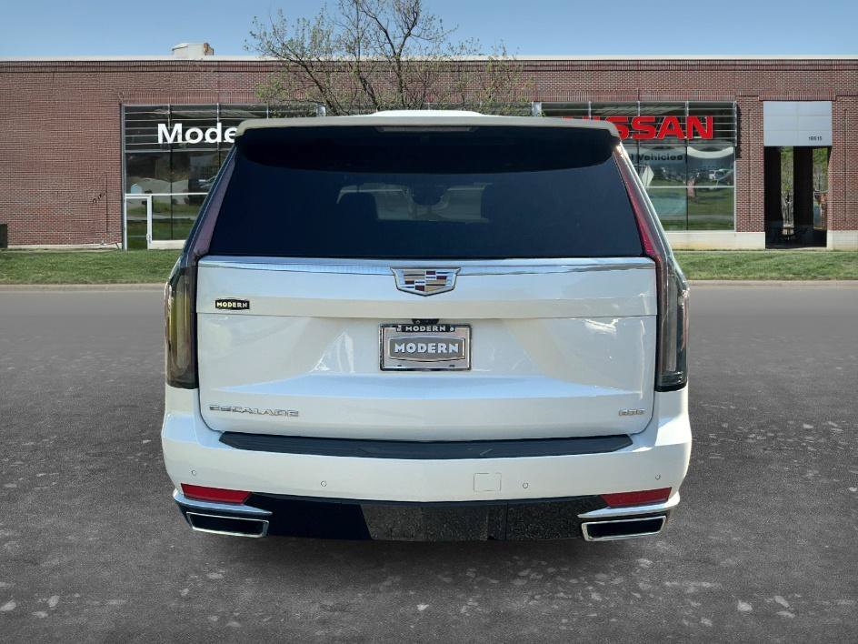 Used 2022 Crystal White Tricoat Cadillac Premium Luxury image 3