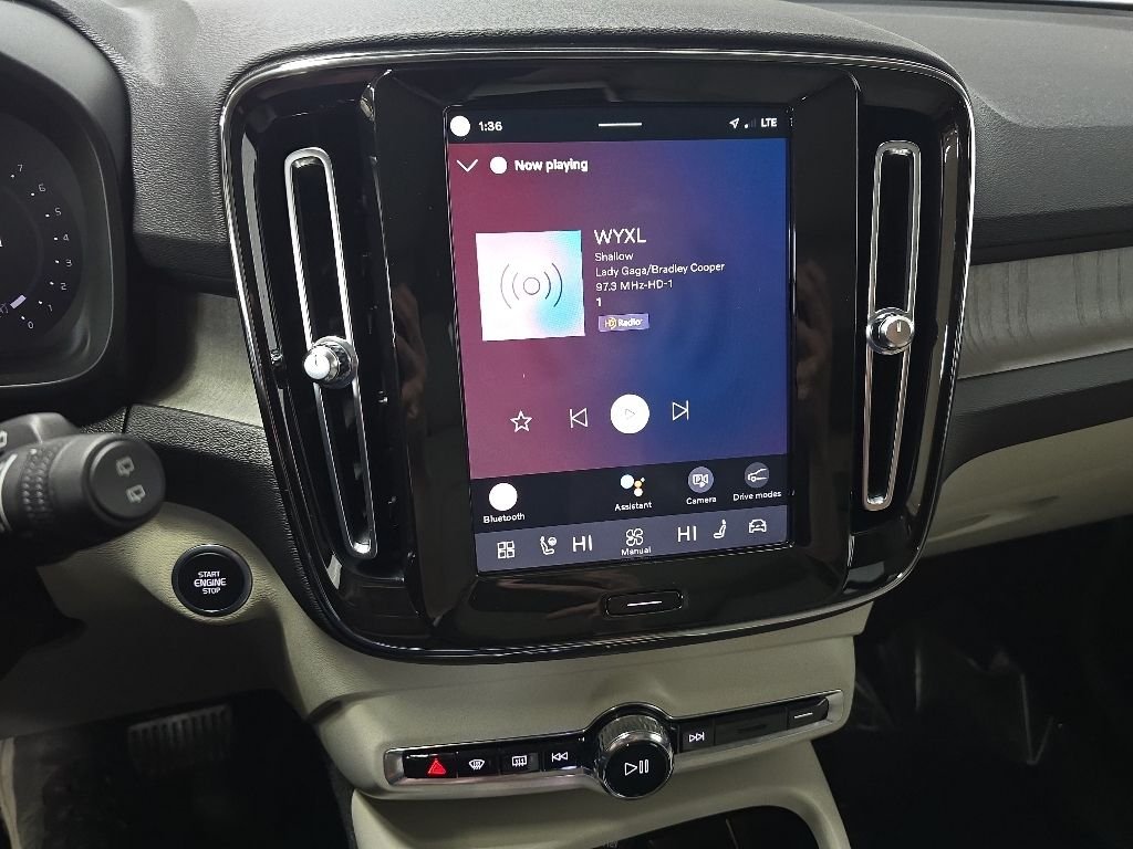 2023 Volvo XC40 Plus - Photo 26