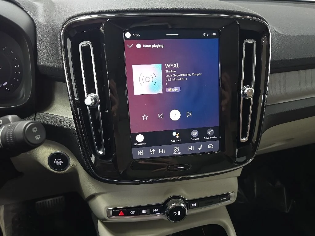 2023 Volvo XC40 Plus - Photo 26