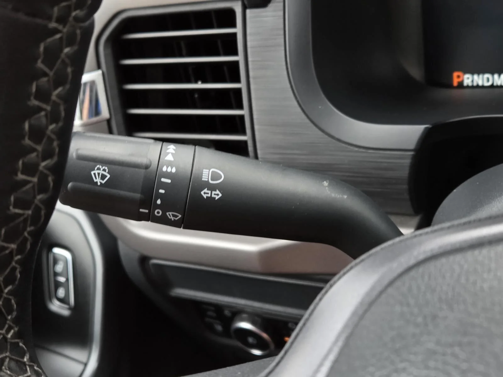 Used 2024 Oxford White Ford XLT image 24