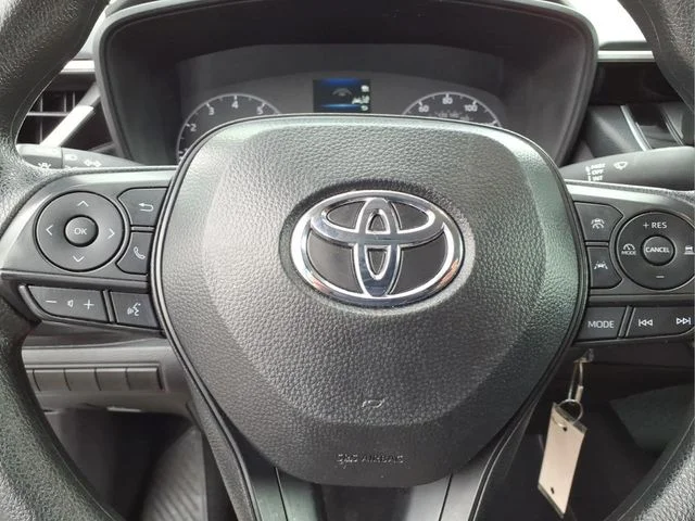 2025 Toyota Corolla LE - Photo 25