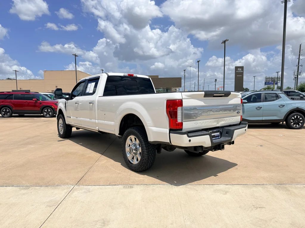 Used 2018 White Platinum Metallic Tri-Coat Ford Platinum image 8