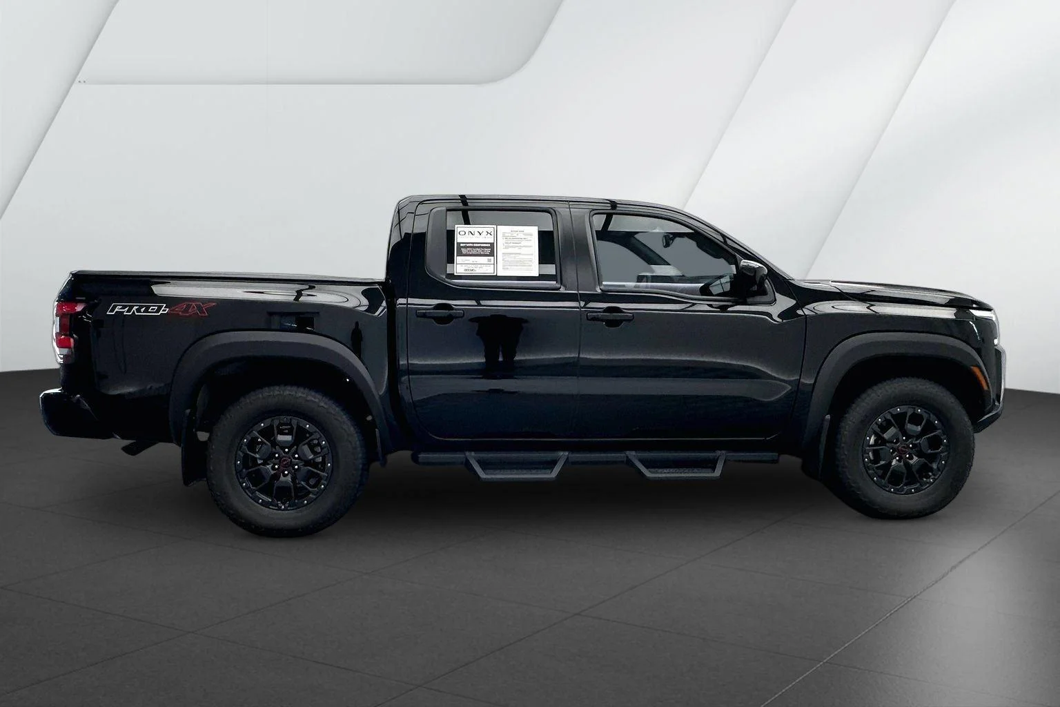 Used 2022 Super Black Nissan PRO-4X image 5