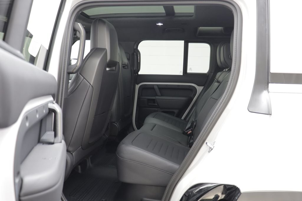 New 2026 Borasco Grey LAND ROVER  OCTA image 18