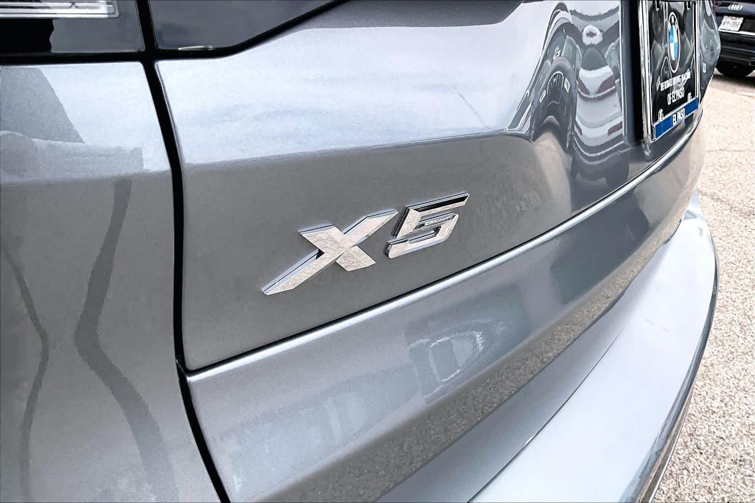 New 2026 Skyscraper Grey Metallic BMW xDrive40i image 15