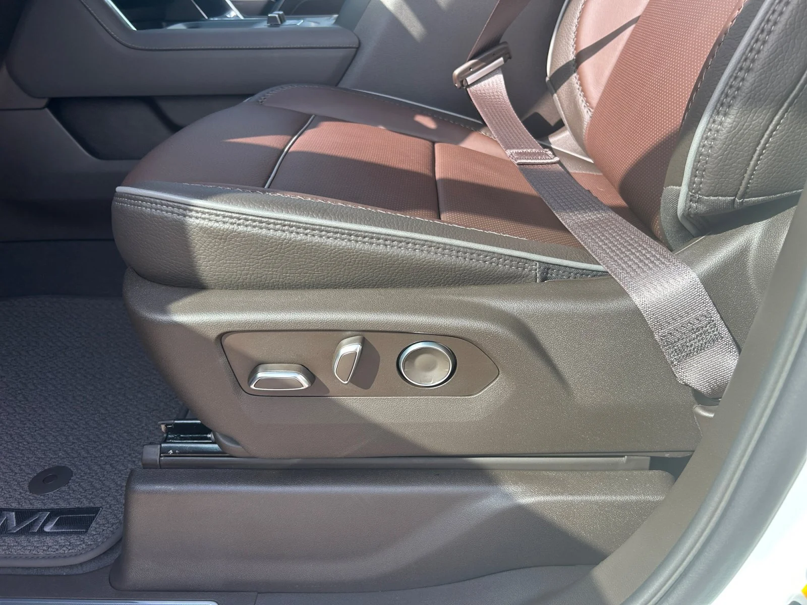 New 2026 Summit White GMC Denali image 15