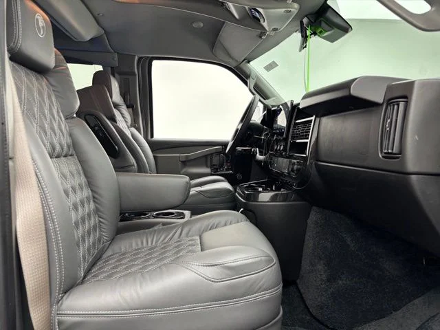New 2026 Summit White GMC Work Van image 24