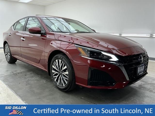 Used 2024 Scarlet Ember Nissan 2.5 SV image 3