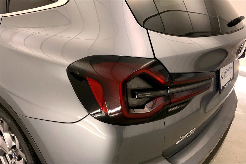 Used 2024 Skyscraper Grey Metallic BMW  image 21