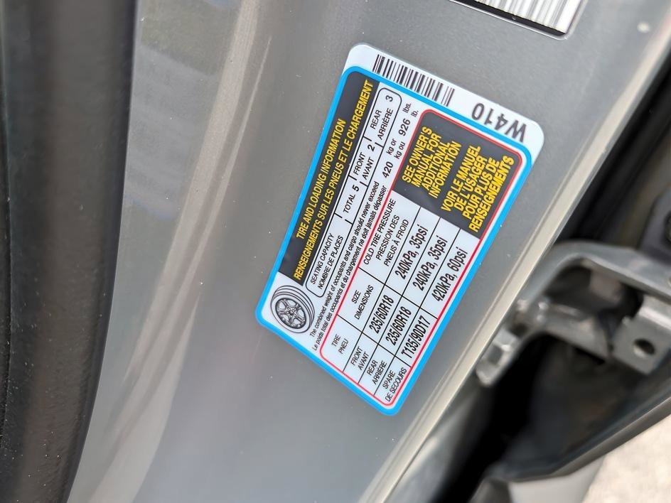 Used 2025 Hampton Gray Hyundai SEL image 31