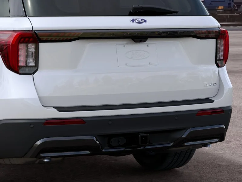 New 2027 Star White Metallic Tri-Coat Ford ST-Line image 23